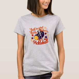 Camiseta Só uma garota que ama o Dia das Bruxas e o Batalhã