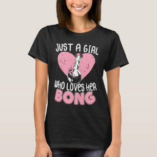 Camiseta Só uma garota que ama sua esquina de cachimbo de e