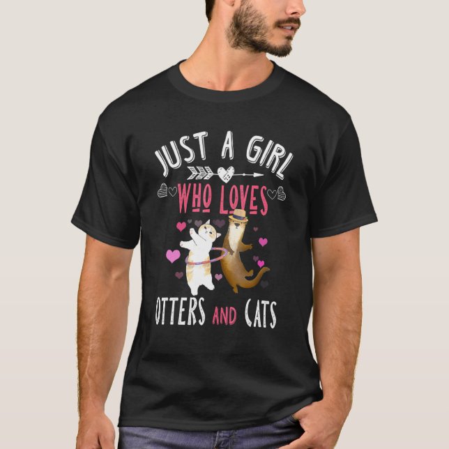 Camiseta Só Uma Menina Que Ama As Mulheres E Gatos (Frente)