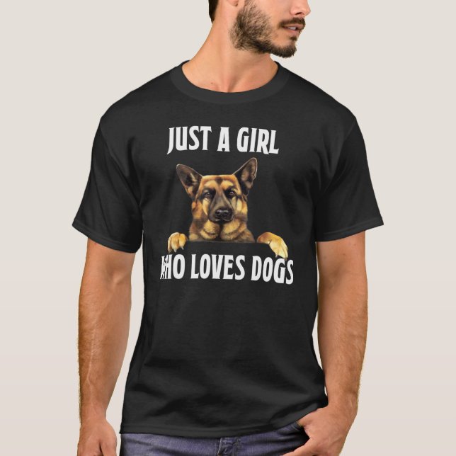 Camiseta Só Uma Menina Que Ama Cachorros, Mãe (Frente)