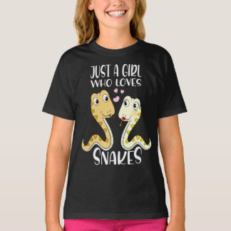 Camiseta Só Uma Menina Que Ama Cobras Que Eu Corto Cobra