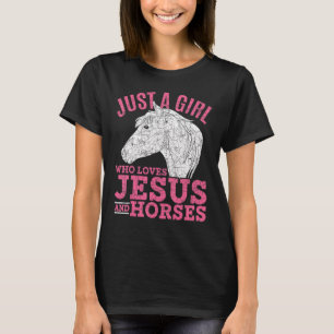 Camiseta Só Uma Menina Que Ama Jesus E Cavalos Cavaleiros C