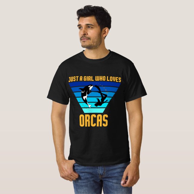 Camiseta Só Uma Menina Que Ama O Orcas (Frente Completa)