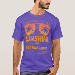 Camiseta Só Uma Menina Que Ama O Sol E Arrasta Um Barco Par