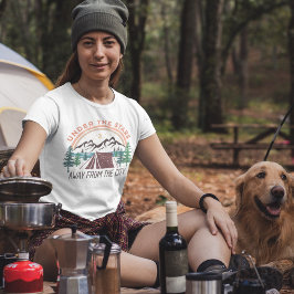Camiseta Sob as estrelas longe do acampamento da cidade