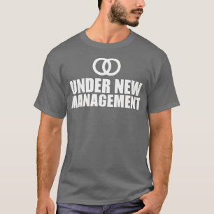Camiseta Sob Novo Casamento de Gerenciamento