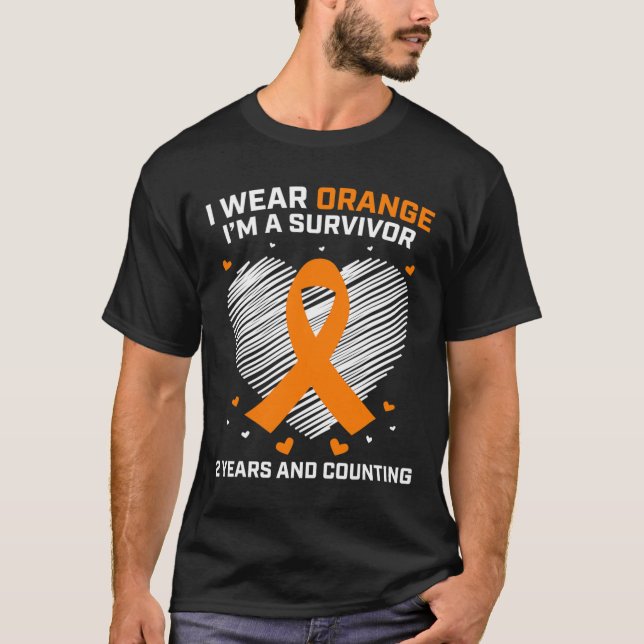 Camiseta Sobrevivência da Leucemia Laranja Presente 2 Anos  (Frente)