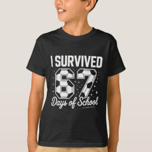 Camiseta Sobrevivi a 67 Dias de Escola Futebol Engraçado