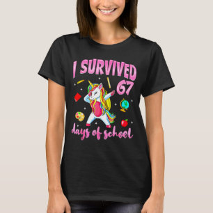 Camiseta Sobrevivi a 67 Dias De Escola Unicórnio Dabbing En