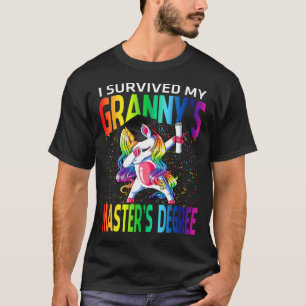 Camiseta Sobrevivi à minha avó mestrado em Unicórnio