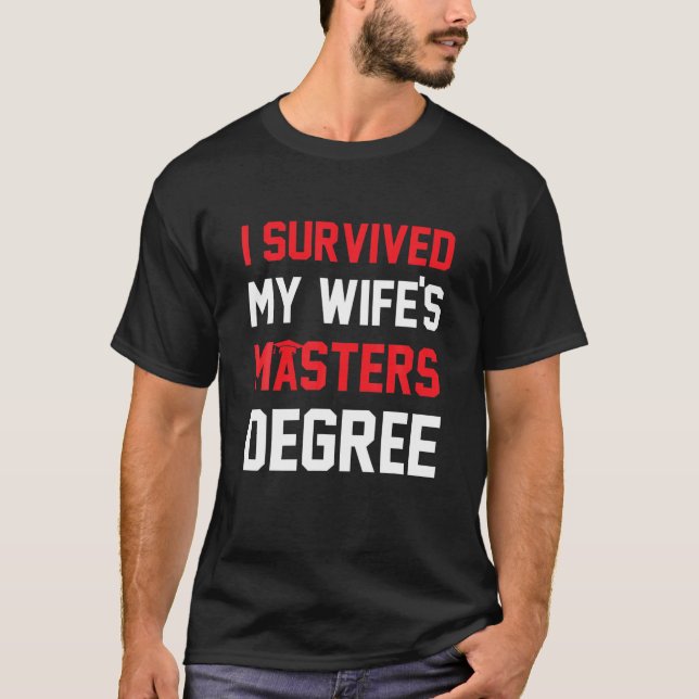 Camiseta Sobrevivi ao Graduação Fri de Mestrados da Minha E (Frente)