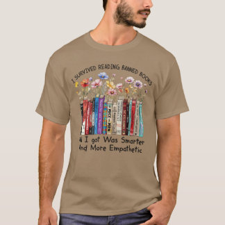 Camiseta Sobrevivi lendo livros proibidos, tudo o que conse