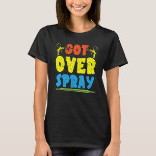 Camiseta Sobrevoou O Pulverizador Que Detém O Pintor De Cor
