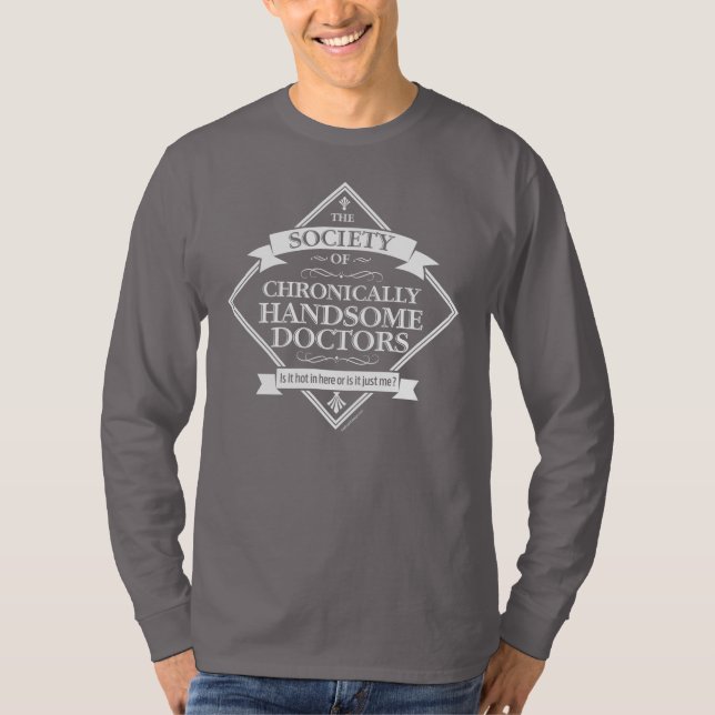 Camiseta Sociedade de Médicos Cronicamente Bonitos - Dr eng (Frente)