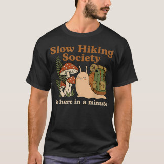Camiseta Sociedade Divertida de Caminhantes Lentos Estarei 