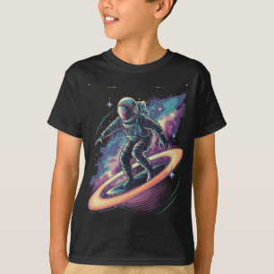 Camiseta Sofer Cósmico - Astronauta Andando os Anéis de uma