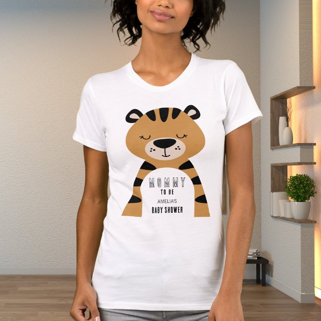 Camiseta Soft Safari Tiger Mommy To Be Neutral Baby Shower (Criador carregado)
