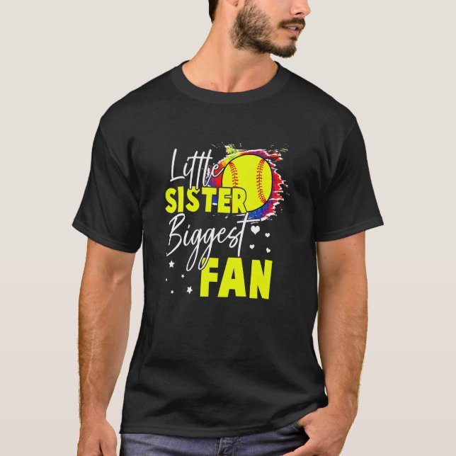 Camiseta Softball Irmã Mais Nova Maior Fã Tie Dye Softbal (Frente)