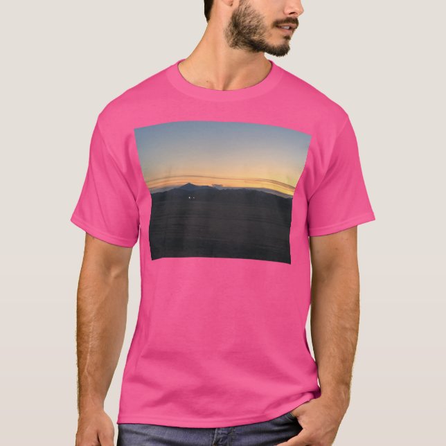 Camiseta Sol Ativo Sobre As Montanhas (Frente)
