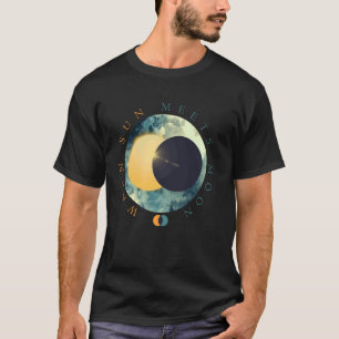 Camiseta Sol Celestial Encontra Fases da Lua Astro Cosmico