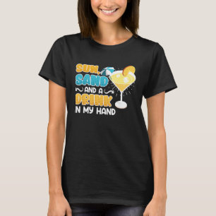 Camiseta Sol e uma bebida na festa de férias