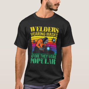 Camiseta Soldadeiras Vestindo Máscaras Antes De Serem Popul