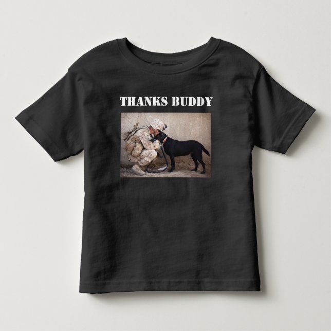 Camiseta Soldado em Fardas com seu Cão Militar (Frente)