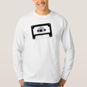 Camiseta Solteiro Branco e Fita Cassete de Música Retroativ