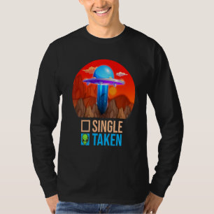 Camiseta Solteiro De Casal Cortado Ou Namorados OVNI De Ali