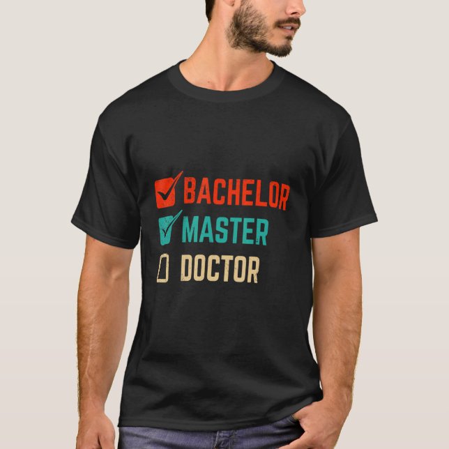 Camiseta Solteiro mestrado em Mestrados (Frente)
