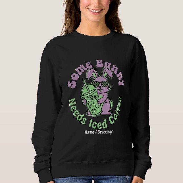 Camiseta  Some Bunny Needs Iced Coffee Retro Spring Easter  (Frente)