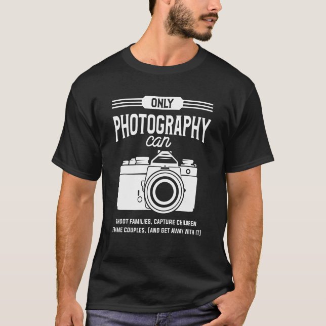 Camiseta Somente Fotógrafos Podem Atirar Em Famílias Captur (Frente)