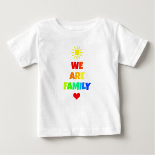 Camiseta Somos a família Rainbow Sunshine Adotion Design