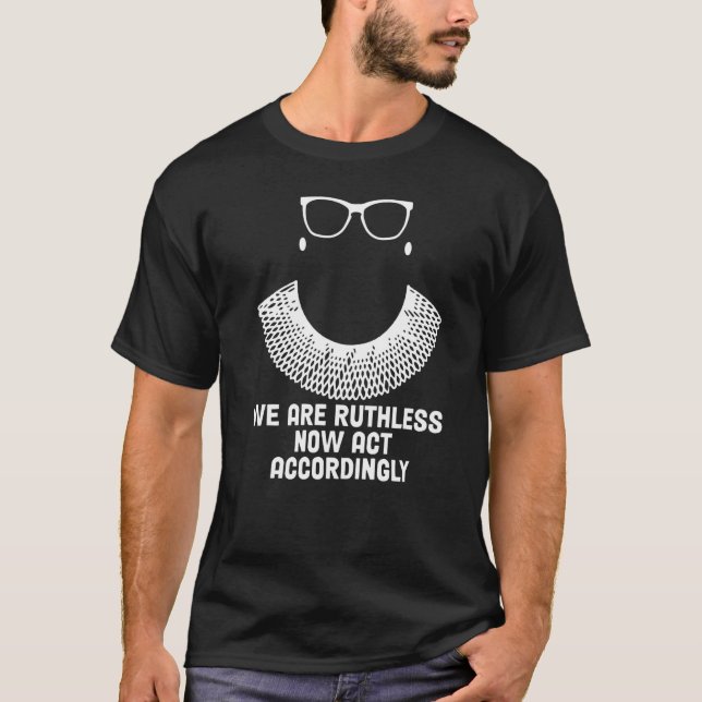 Camiseta Somos Inúteis Agora Agimos Em Conformidade (Frente)