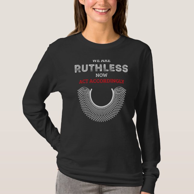 Camiseta Somos Inúteis Agora Agimos Em Conformidade Com O P (Frente)