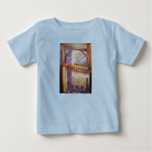 Camiseta Somos Todos Mariposas Voando em Torno da Mesma Luz