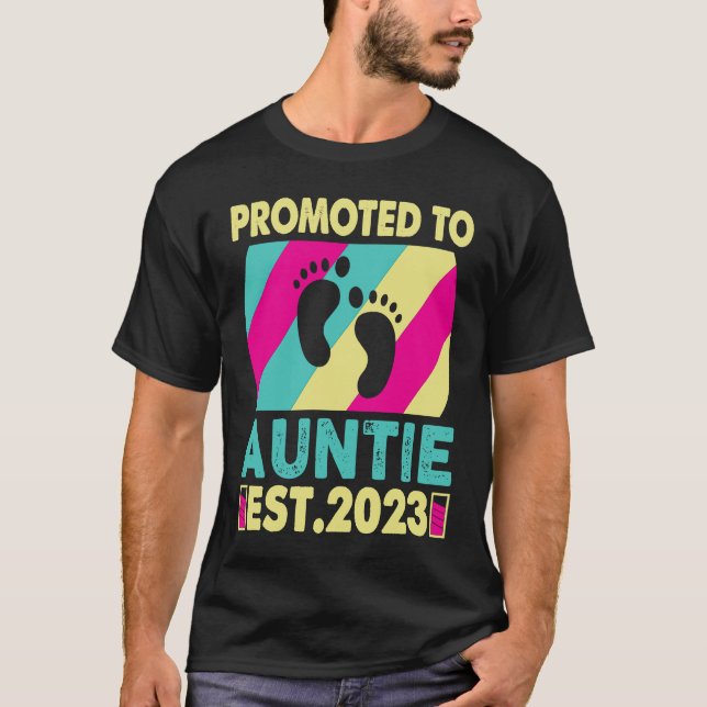 Camiseta Soon To Be Aunt 2023 Awesome Promoted To Auntie 20 (Frente)