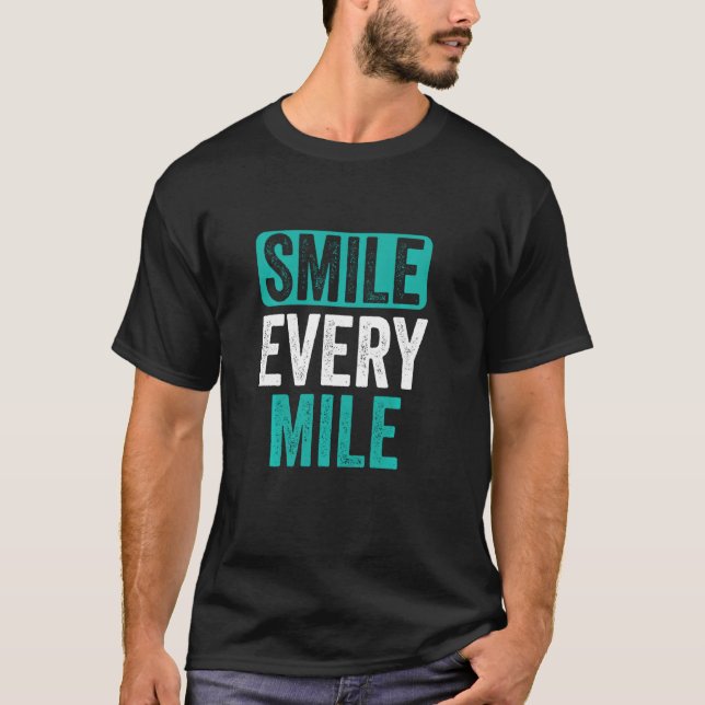Camiseta Sorria Cada Milha Engraçado Runner (Frente)