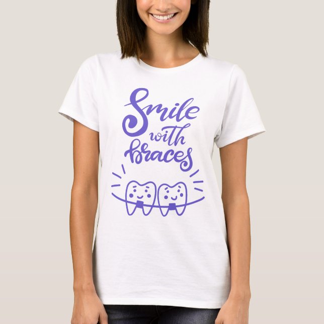 Camiseta Sorriso com os dentes de sorriso das cintas | (Frente)