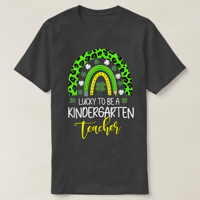 Camiseta Sorte De Ser Professora Do Jardim De Infância Rain (Frente do Design)