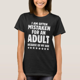 Camiseta Sou Frequentemente Confundido Como Adulto Engraçad