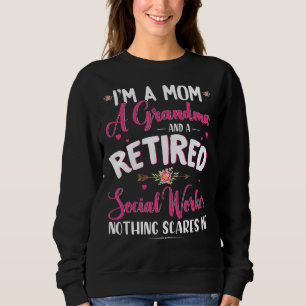 Camiseta Sou mãe, vovó e assistente social aposentado