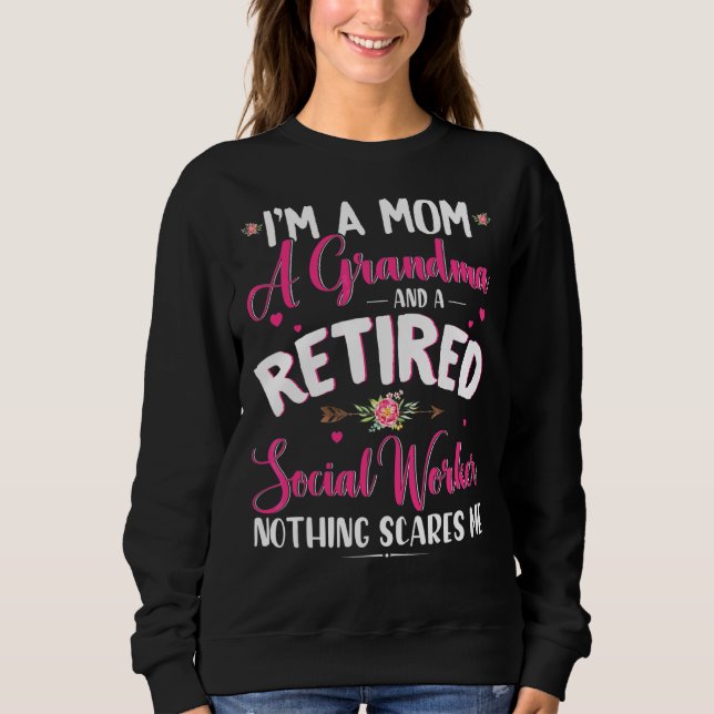 Camiseta Sou mãe, vovó e assistente social aposentado (Frente)