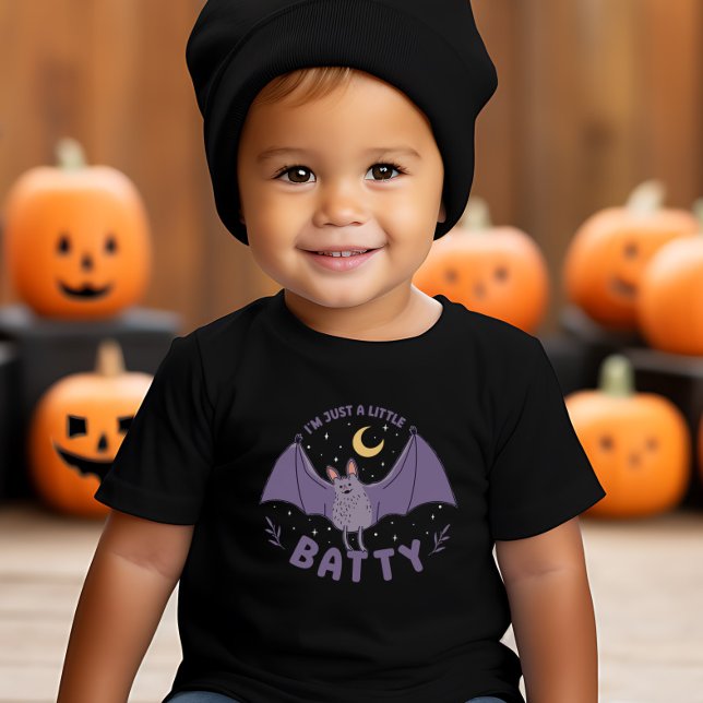 Camiseta Sou só um Dia de as Bruxas engraçado de Batty Pun (I'm Just A Little Batty Funny Halloween Bat Pun Toddler T-shirt)