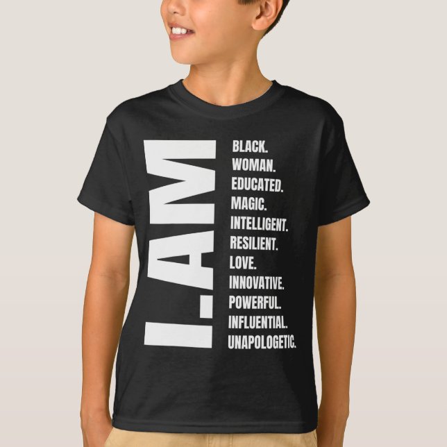 Camiseta Sou uma mulher negra história educada de negra. (Frente)