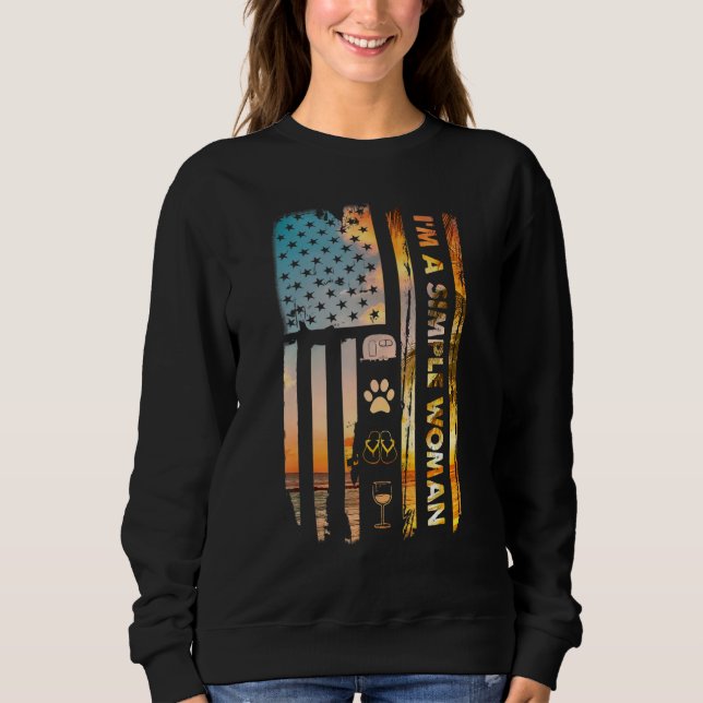 Camiseta Sou uma mulher simples acampando Chinelos de vinho (Frente)