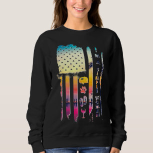 Camiseta Sou Uma Mulher Simples Acampando Sacudir De Vinho
