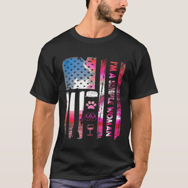 Camiseta Sou Uma Simples Mulher Acampando Chinelos De Vinho (Frente)