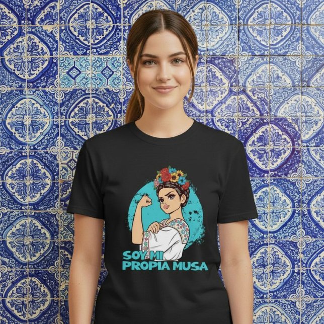 Camiseta Soy Mi Propia Musa Coroa de Flores Mexicana Empode (Soy Mi Propia Musa Flower Crown Empowered Mexican T-Shirt.)