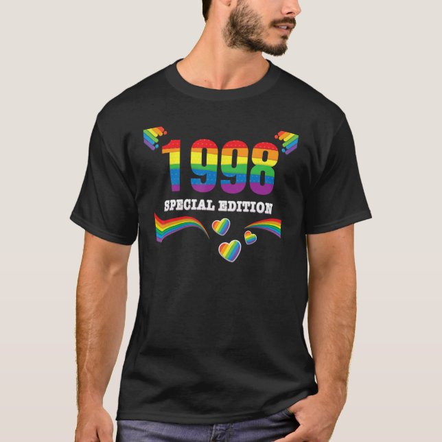 Camiseta Special Edition Made In 1998 Gay Lesbian Pride LGB (Frente)